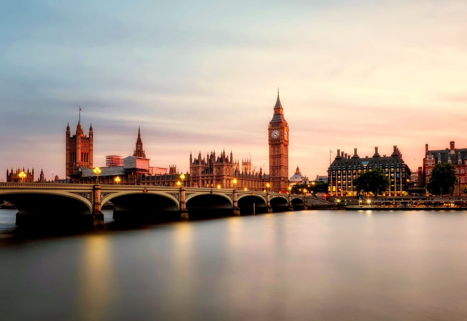 London skyline — mobile apps for UK product teams