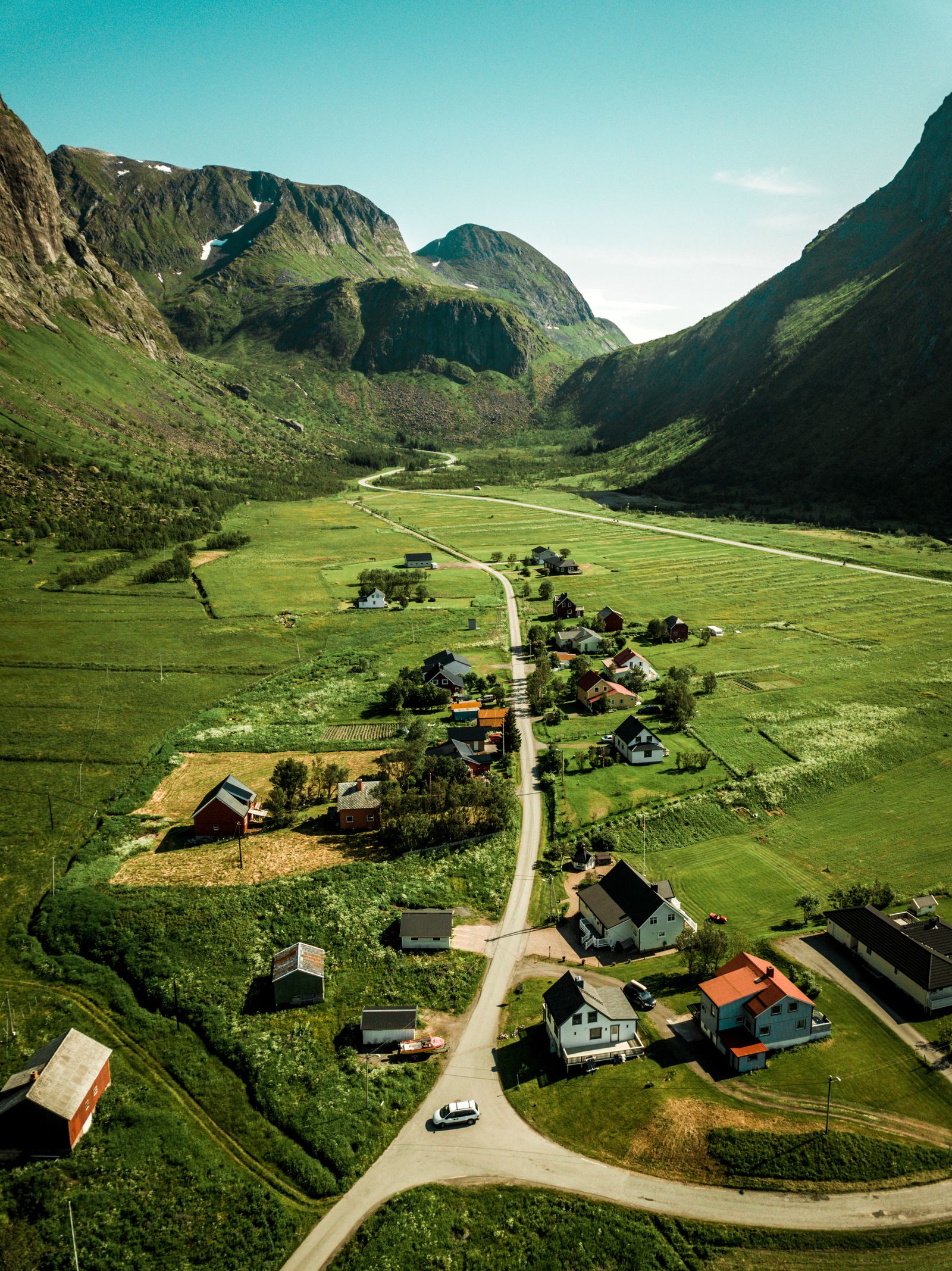 Nordic waterfront architecture — remote delivery for Scandinavian teams